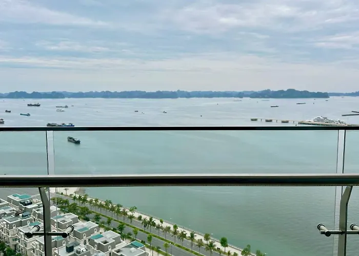 Ruby's The Sapphire * Ha Long