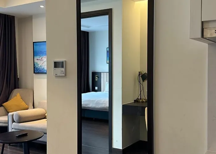 Karry's The Sapphire Aparthotel *